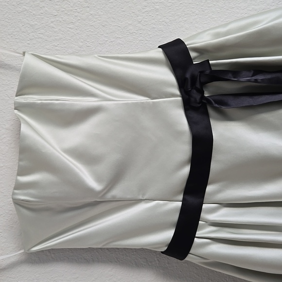 Elegant Satin Pastel Green & Black Lace A Line Sweatheart Knee Length Prom Dress - Picture 3 of 11